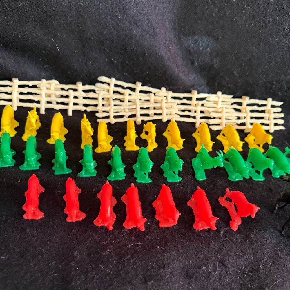 🎉Fall Sale🎉46 - Vintage Plastic Farm Animals/Fences - Picture 5 of 7